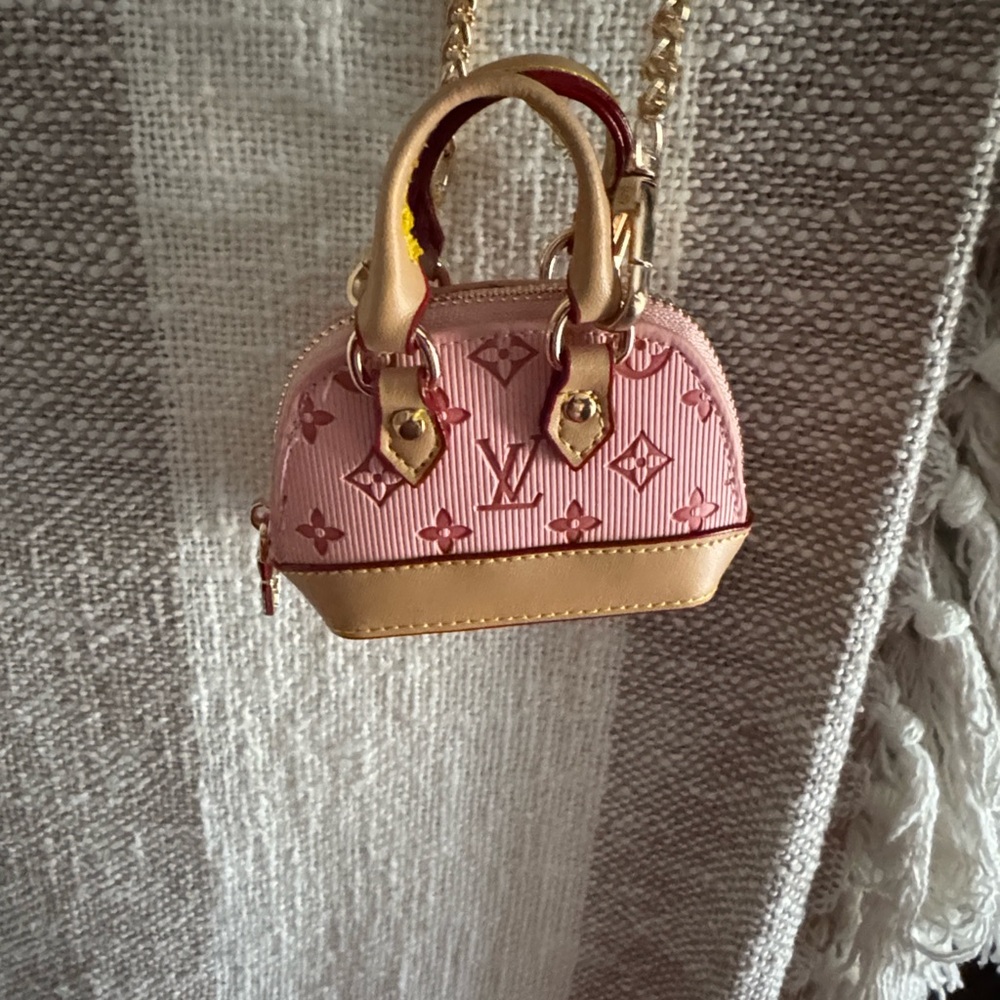 Pink Mini Key & Card Holder Charm - Picture 8 of 12